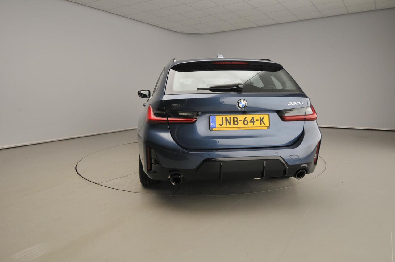 BMW 3-SERIE Touring 330d xDrive | M-Sportpakket | LED | Leder | HUD | Schuifdak | Trekhaak | Elektr. zetels | DAB | Harman-kardon sound | Alu 19 inch