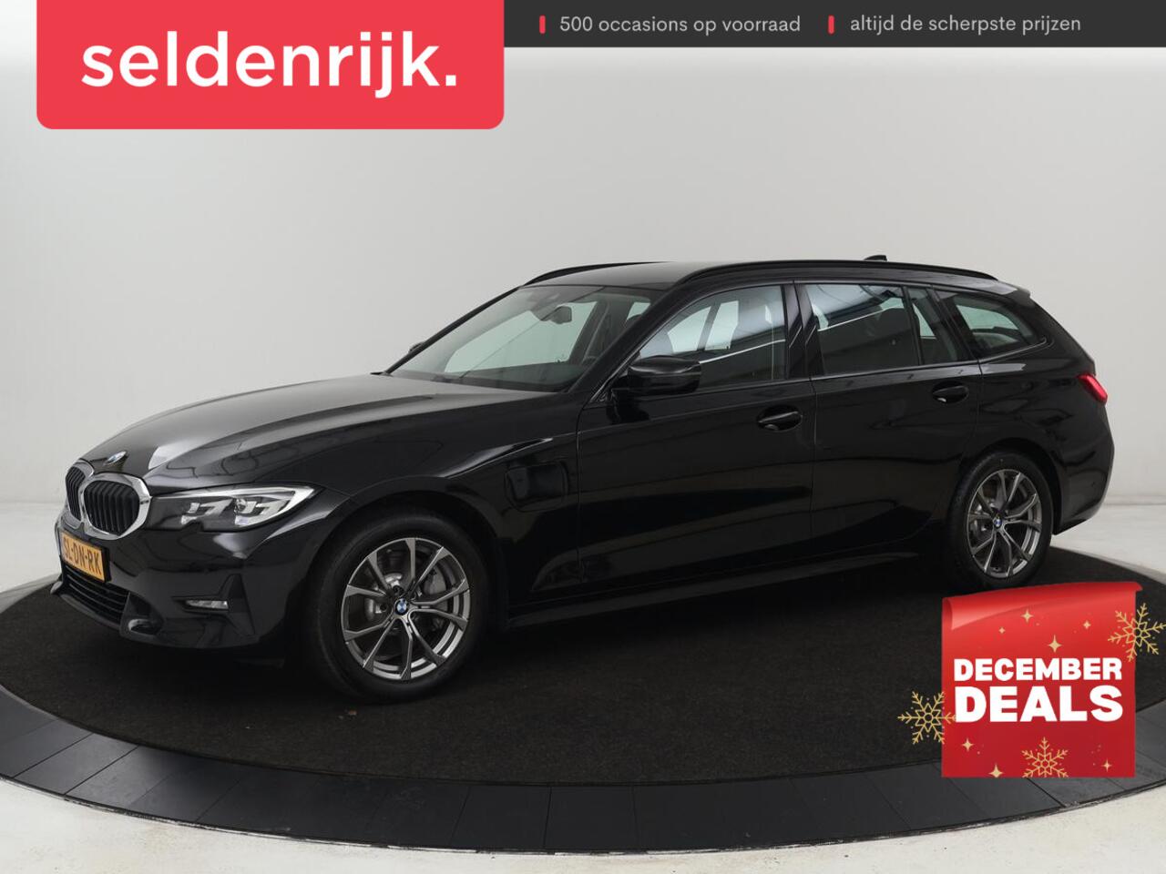BMW 3-SERIE 330e Sport Line | Stoelverwarming | Carplay | Sportstoelen | Half leder | Camera | Navigatie | Live Cockpit | DAB | Full LED | Park Assist | Navigatie | Climate control | PHEV | Plug In