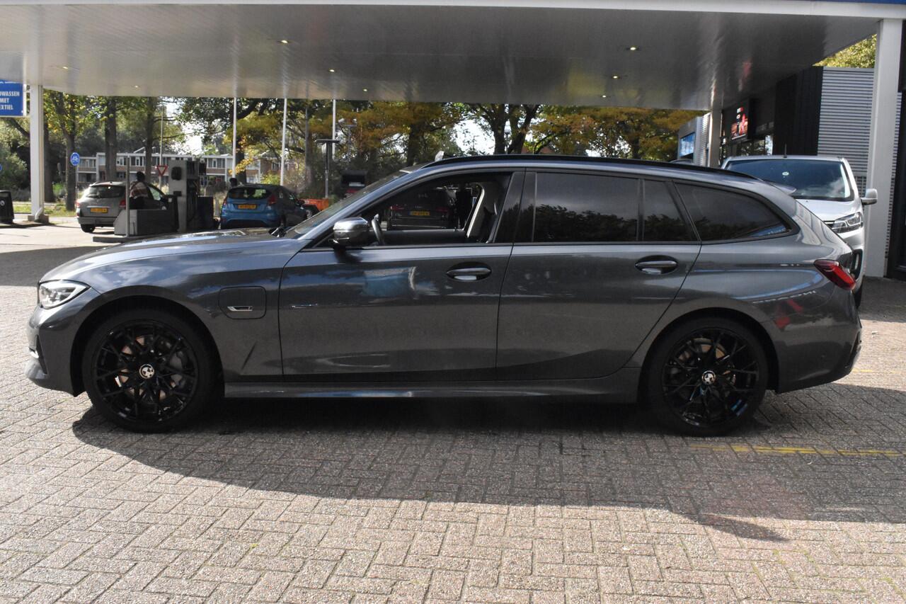 BMW 3-SERIE Touring 330e High Executive Schuifdak | Stuur/Stoelverwarming | BSM | ACC | 12 mnd BOVAG garantie Whatsapp 06-53188999