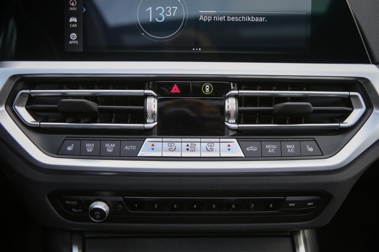 BMW 3-SERIE 320e | Laser | Schuif/Kantel | Apple Carplay | 360 Camera |