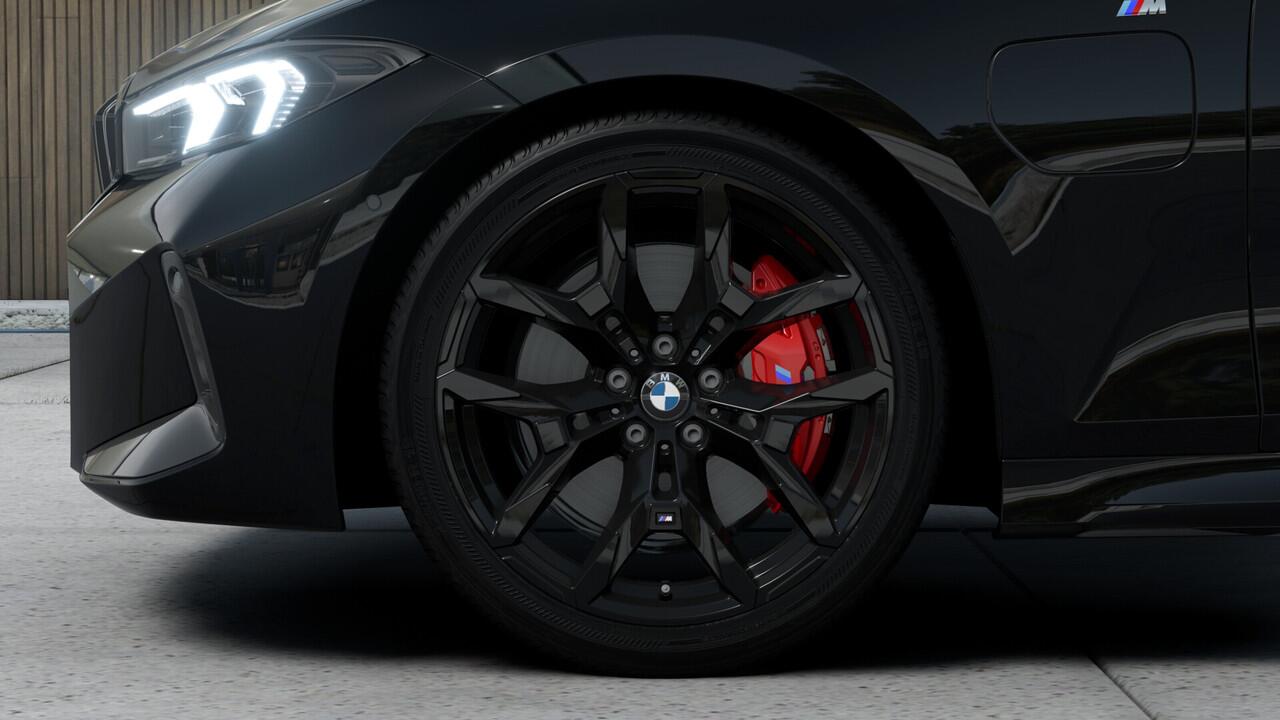 BMW 3-SERIE Touring 330e High Executive M Sport Automaat / Panoramadak / Trekhaak / Sportstoelen / Adaptieve LED / Parking Assistant Plus / Active Cruise Control / Comfort Access