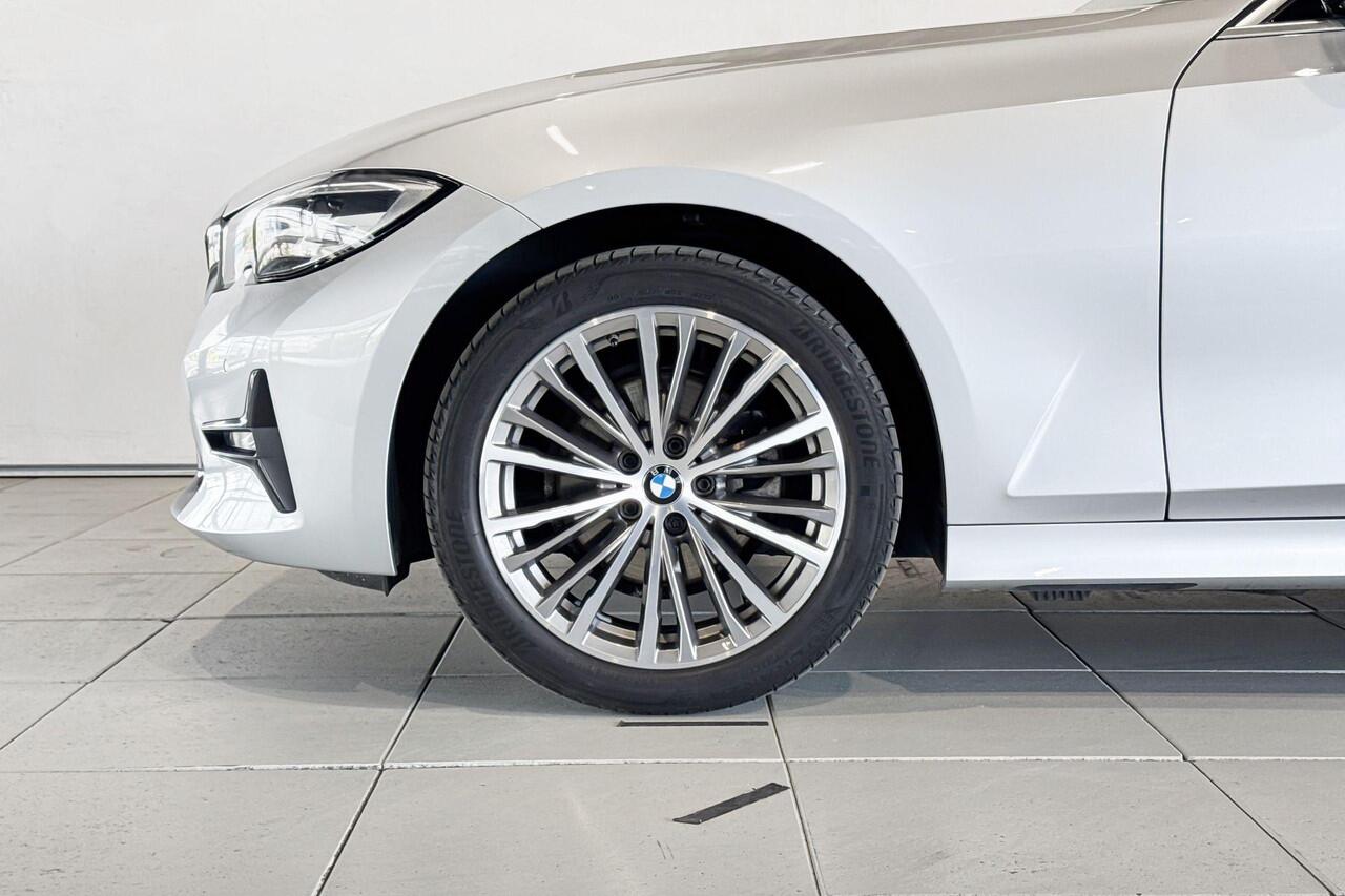 BMW 3-SERIE Touring 320i Executive Edition Model Sport Line Aut.