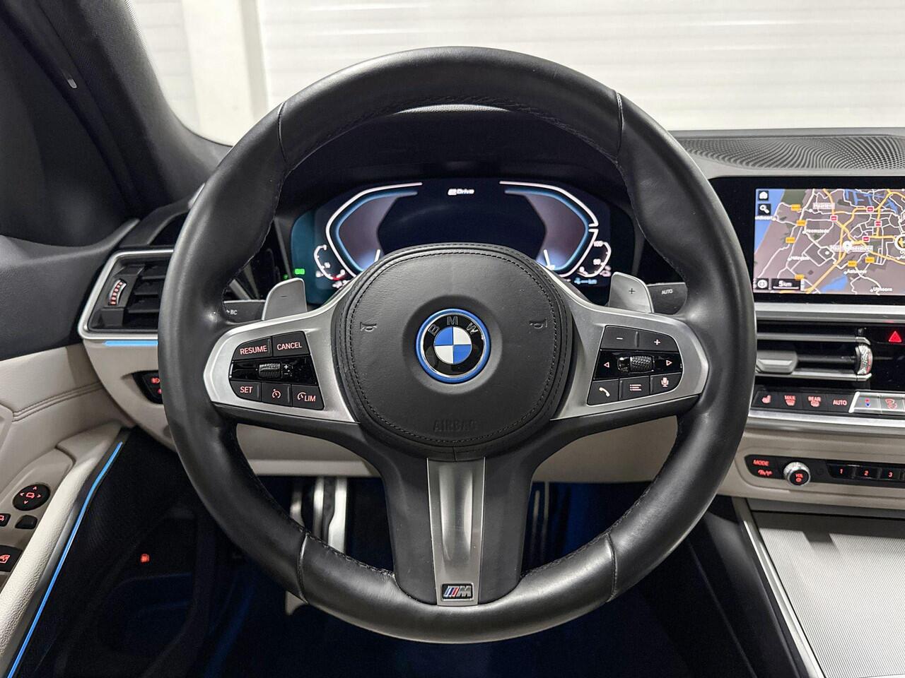 BMW 3-SERIE Sedan 330e xDrive Business Edition Plus | M-Sport | Pano | Stoelverwarming