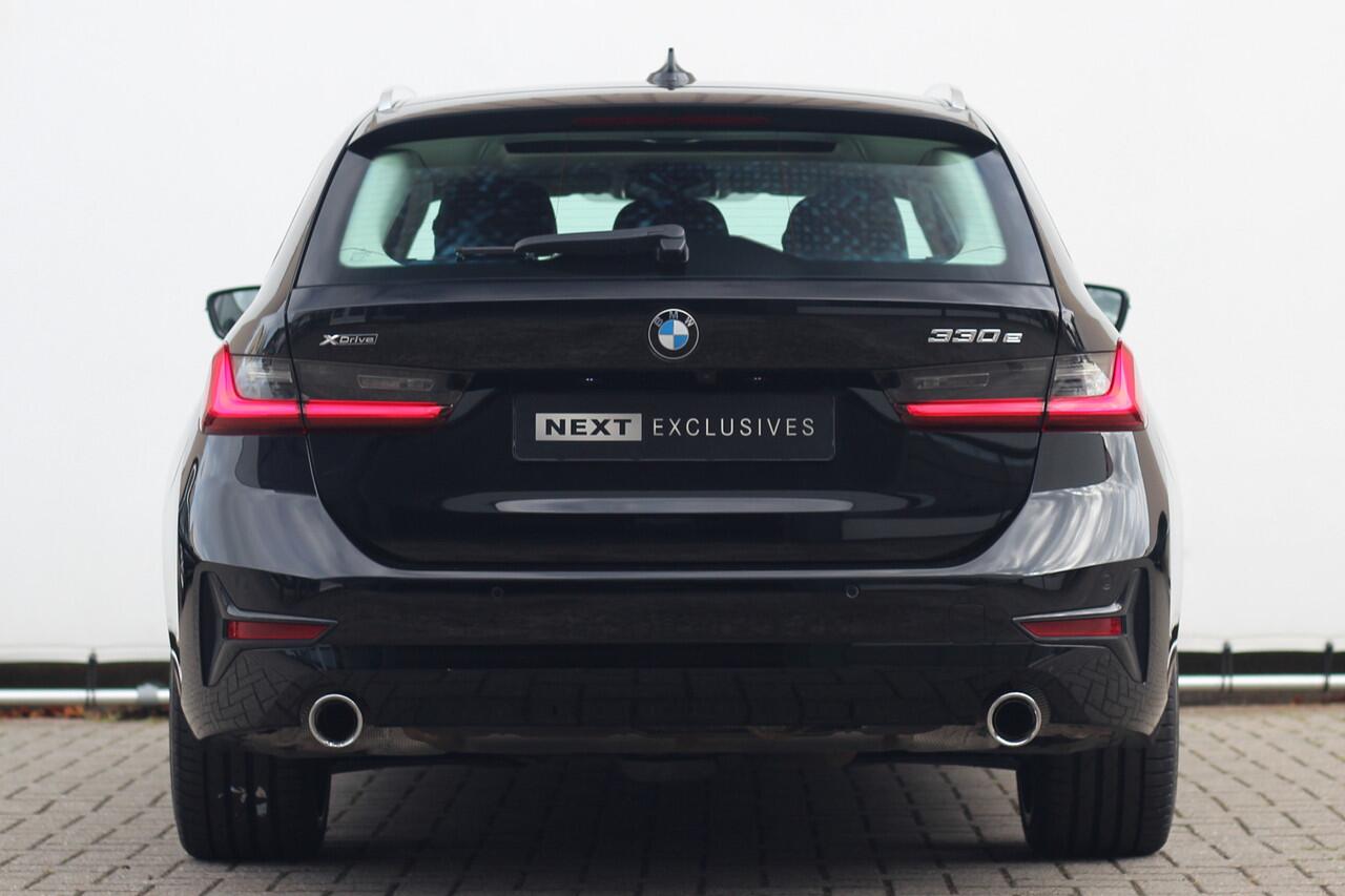 BMW 3-SERIE Touring 330e xDrive | Pano | Trekhaak | Camera