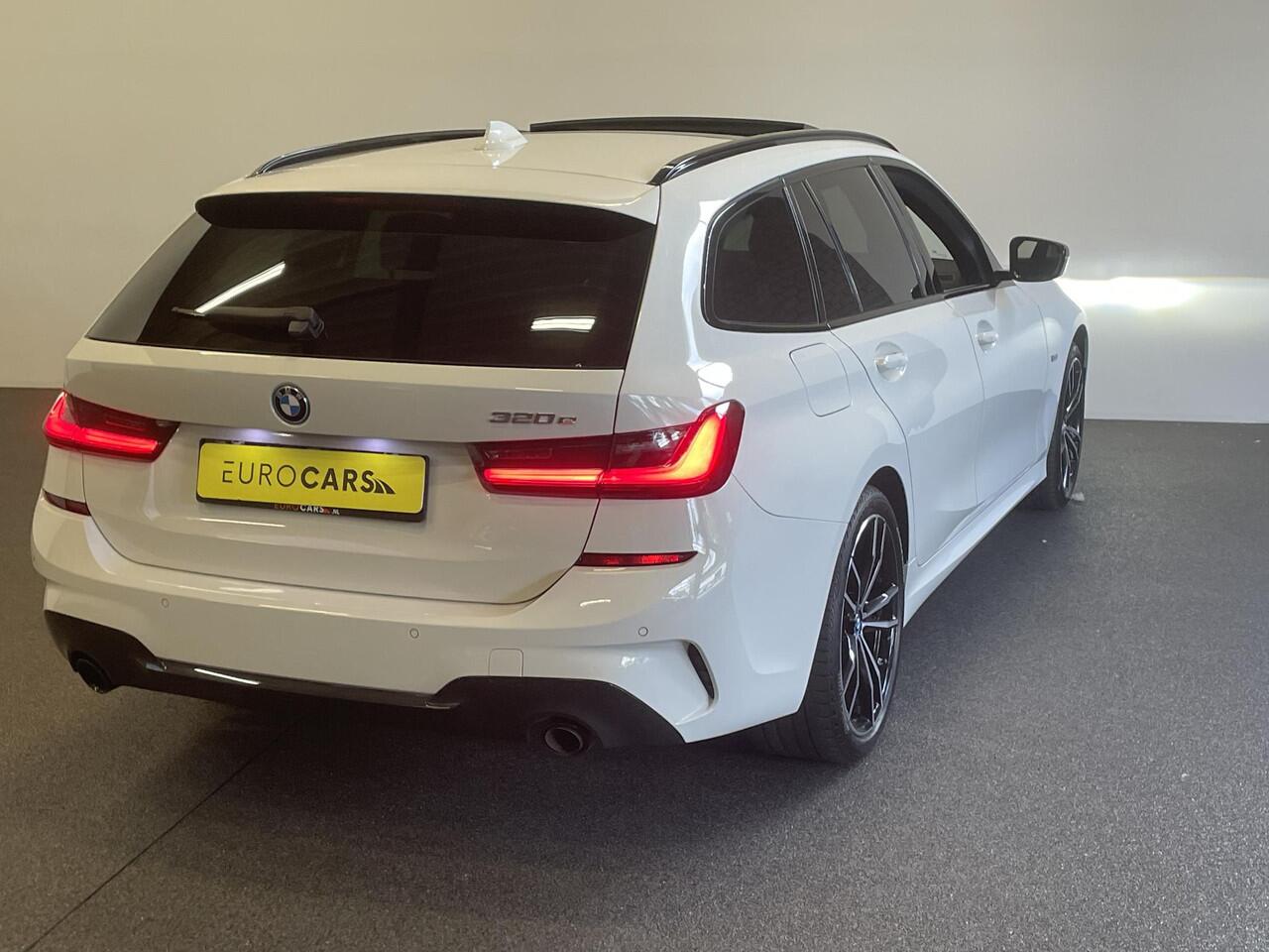 BMW 3-SERIE Touring 320e M-Sport Aut-8 Panoramadak Adaptive M-Technic Chassis LED Navi Cruise Control PDC VA 19" LM Velgen Shadowline
