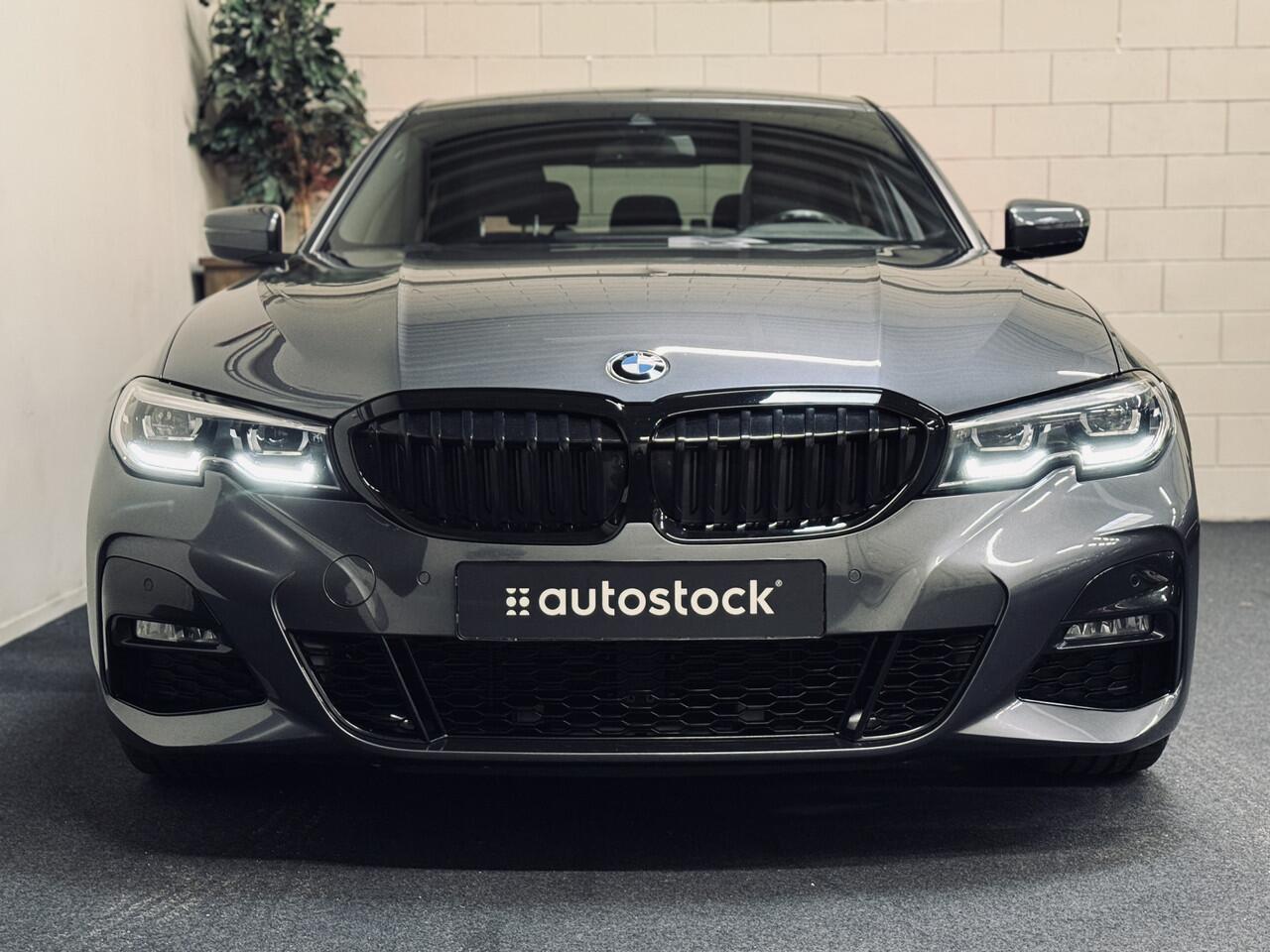 BMW 3-SERIE 320i High Ex. M-Sport ShadowLine | 19" | Leder | Trekhaak