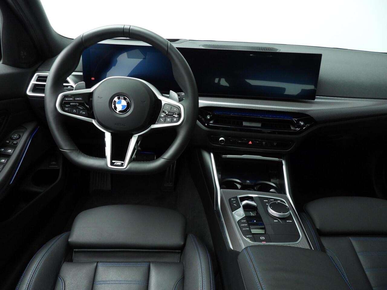 BMW 3-SERIE Touring 330d xDrive | M-Sportpakket | LED | Leder | HUD | Schuifdak | Trekhaak | Elektr. zetels | DAB | Harman-kardon sound | Alu 19 inch