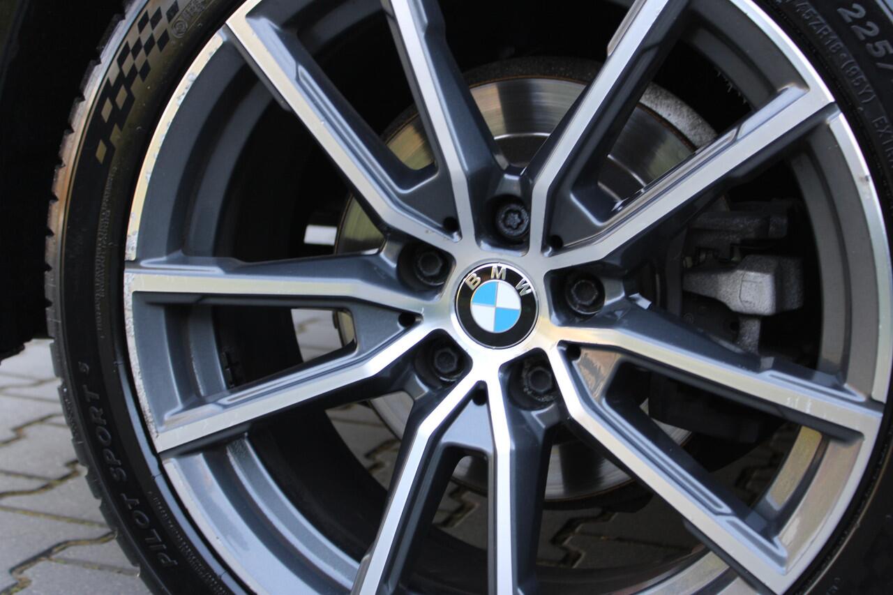 BMW 3-SERIE 320i High Executive Leder - Stoelverwarming - Dealer onderhouden Luxery line