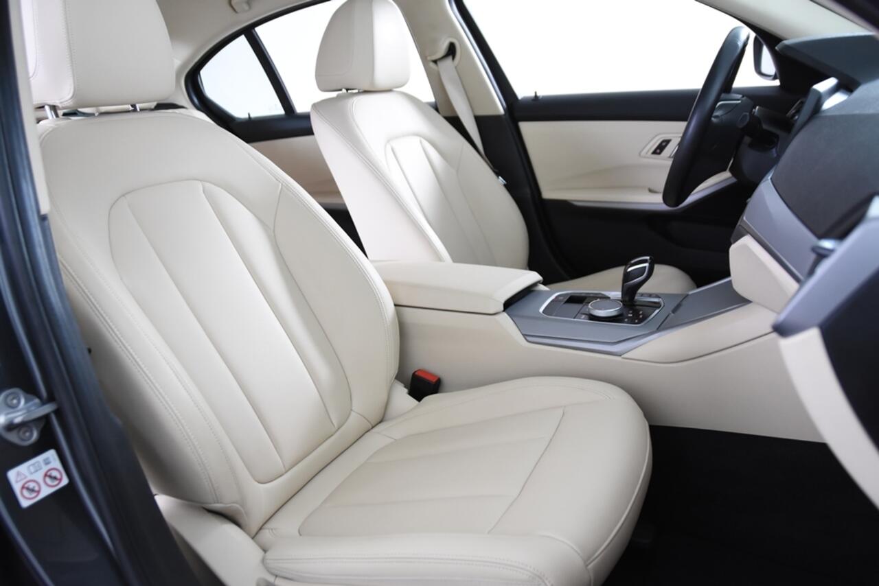 BMW 3-SERIE 330 e *1ste Eigenaar*Leer*360*Navigatie*