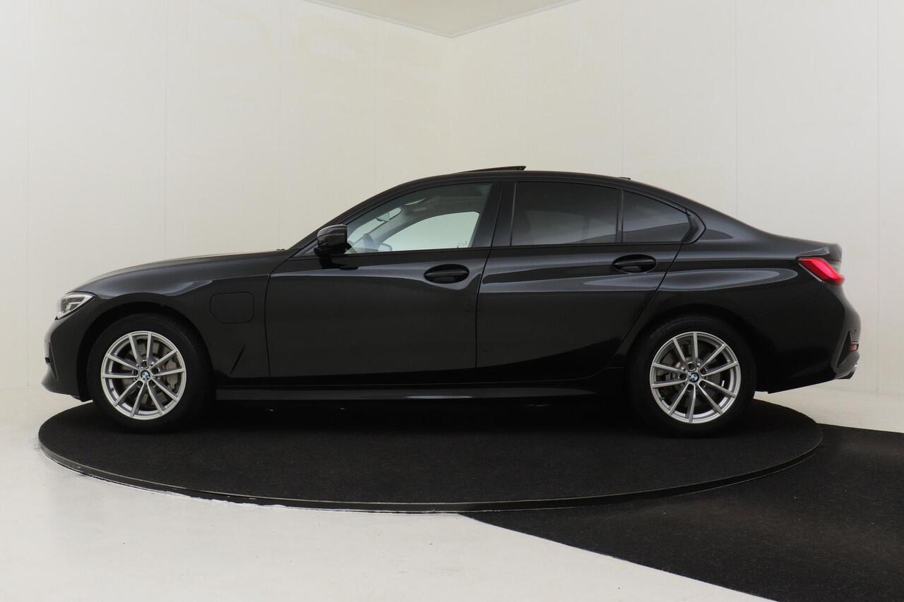 BMW 3-SERIE 330e HIGH EXECUTIVE -PANO.DAK|ADAP.CRUISE|SPORT-LINE|PRIVACY.GLAS|STOELVERW.|CARPLAY