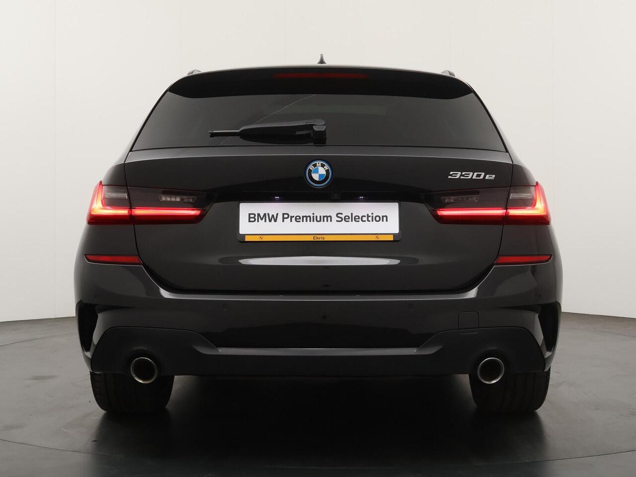 BMW 3-SERIE Touring 330e | M-Sportpakket | 19inch | Head-up