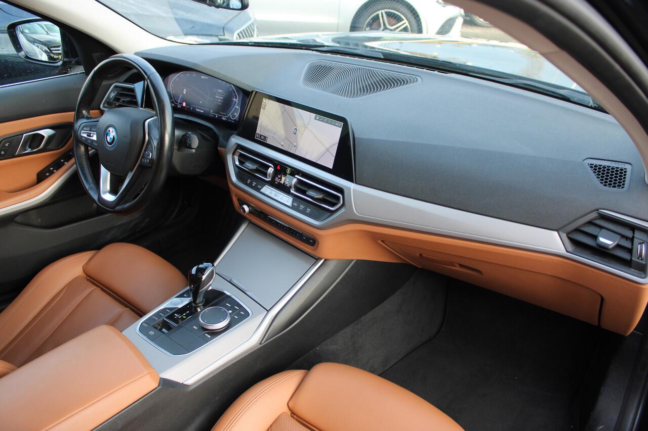 BMW 3-SERIE Touring 320e Business Edition Plus PANORAMADAK LEDER CARPLAY CAMERA