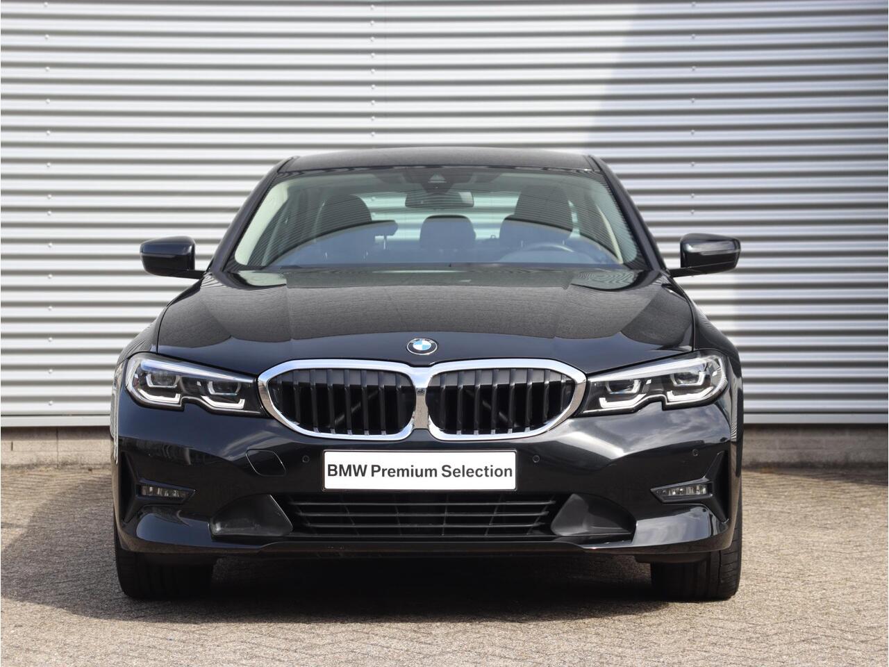 BMW 3-SERIE Sedan 330e | High Executive | HiFi | Led | Apple Carplay | Verwarmde Voorstoelen
