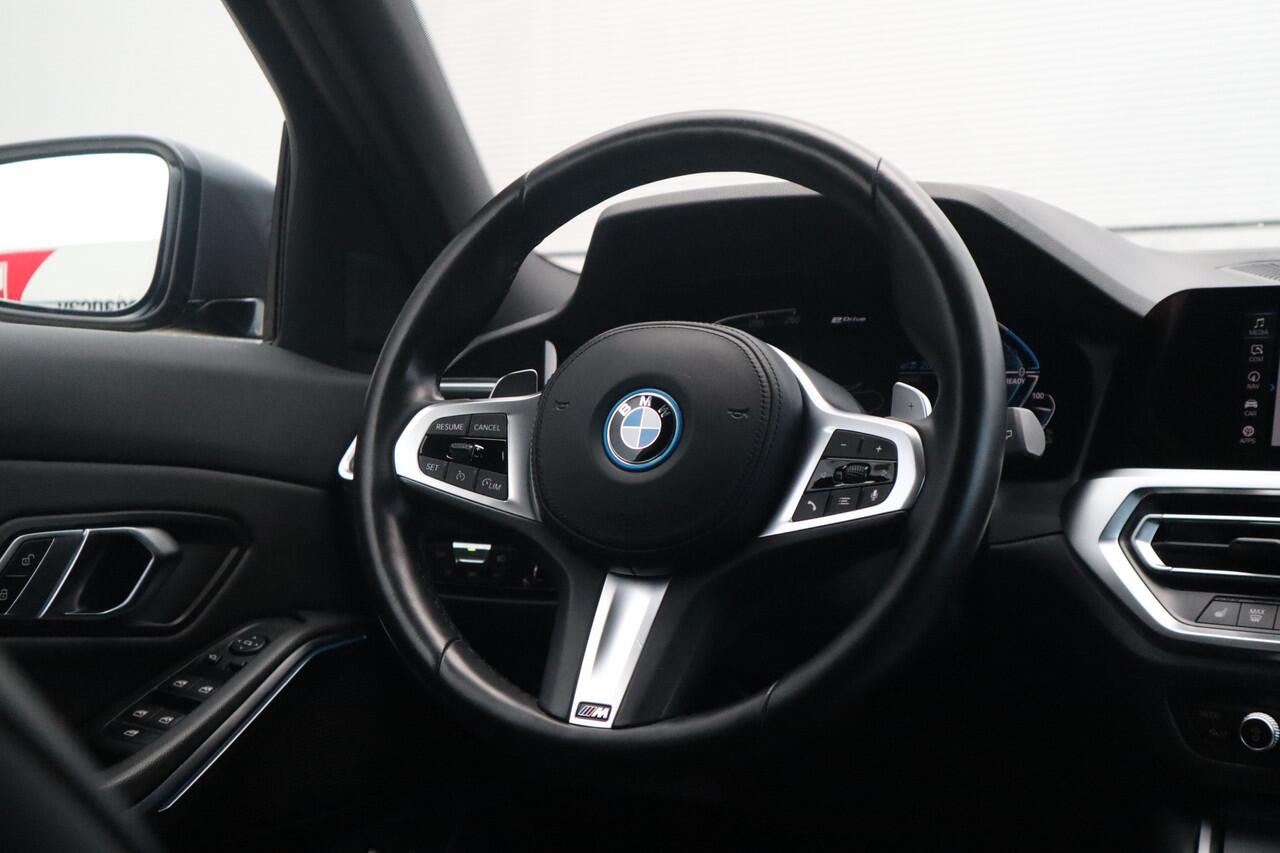 BMW 3-SERIE Touring M-Sport SOH 93% / Hifi / Stoelverwarming / 18inch / Sportstoelen /