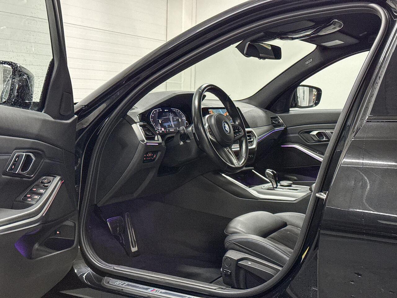 BMW 3-SERIE Sedan 330e Business Edition Plus l M-Sport l Trekhaak