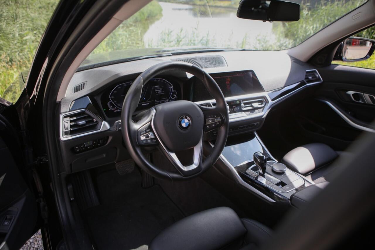 BMW 3-SERIE 330e Sport Line