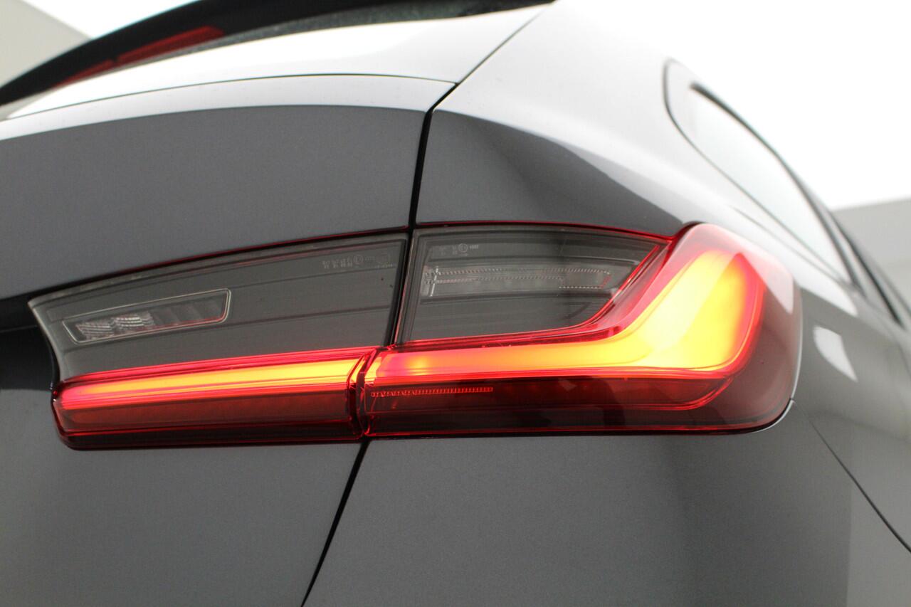 BMW 3-SERIE Touring 320i Executive | Live Cockpit | Trekhaak | Voorbereiding Driving Assistance | CarPlay | Hedin BMW Dealer | Incl. 12 maanden Bovag garantie