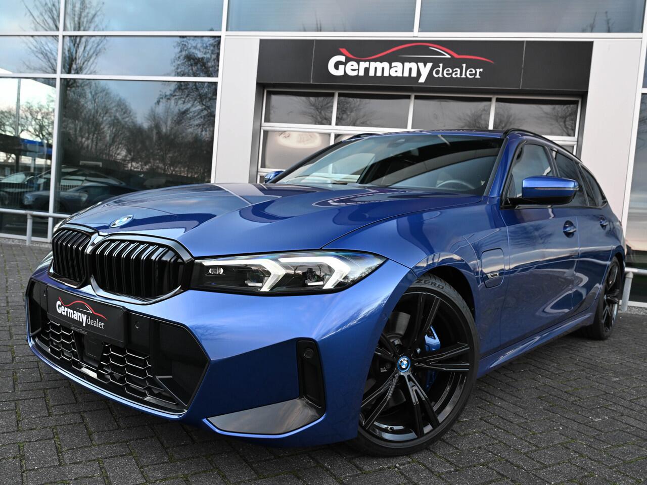 BMW 3-SERIE Touring 330e xDrive 292pk M-Sport-Pro Pano HUD E-Zetels ACC M-Rem Widescreen Hifi VOL!