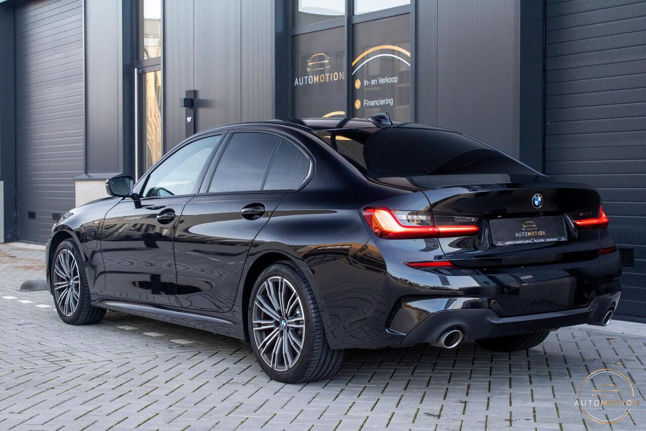 BMW 3-SERIE 330e PANO MEMORY M PAKKET CAMERA HUD