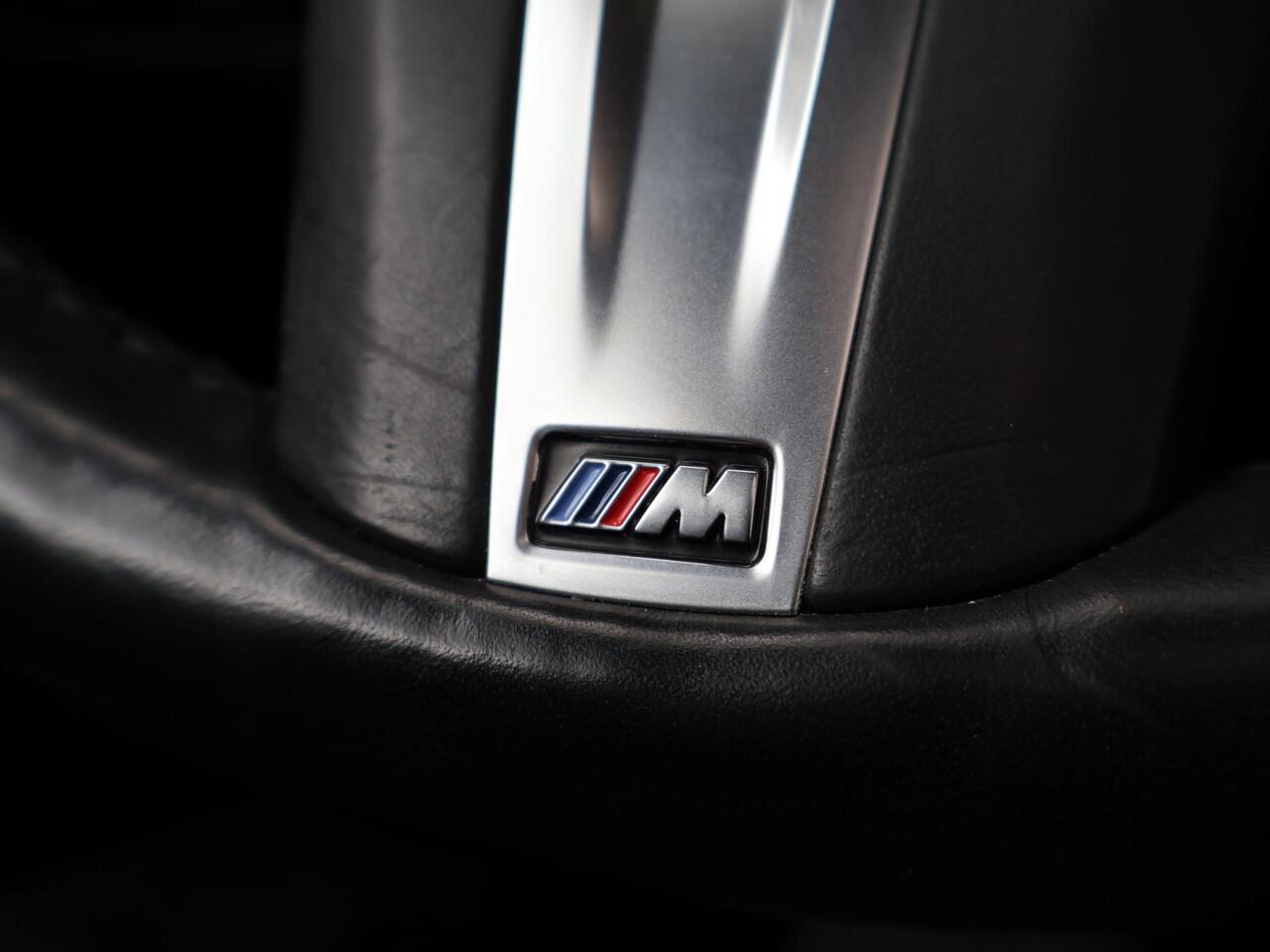 BMW 3-SERIE Touring 330e | SoH 93% | Trekhaak, el. wegkl. | Panoramadak | Harman Kardon | 19" M-Sportwielen