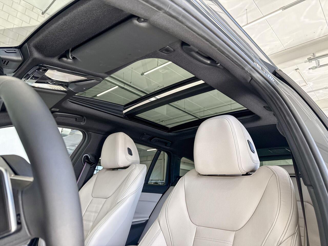 BMW 3-SERIE Touring 330e xDrive | M Sport Pro | Comfort Pack | Adaptieve LED koplampen