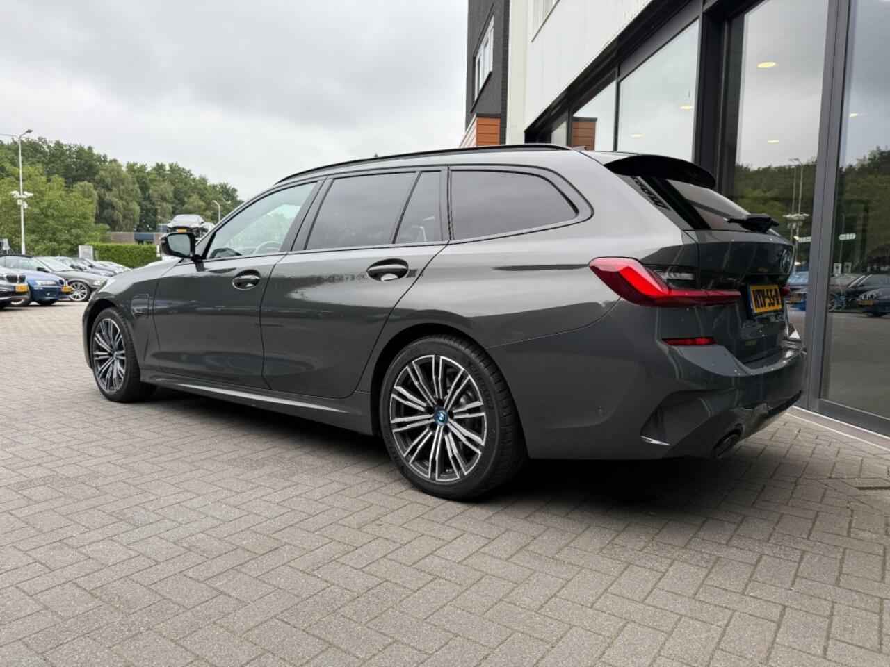 BMW 3-SERIE 320e M-Sport,Pano,Tartufo Leder,Trekhk Elekt,LED,Adapt Cruise,