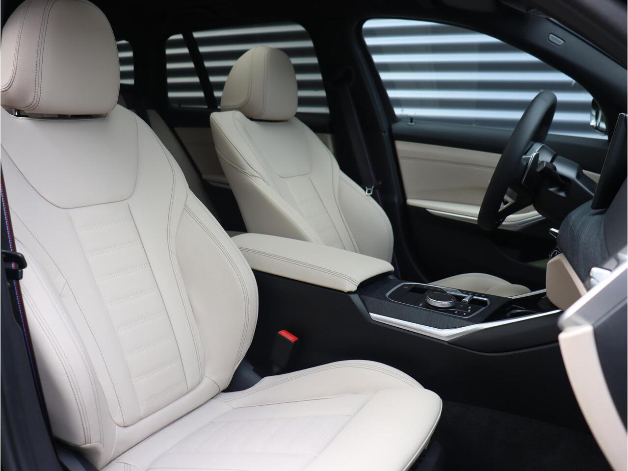 BMW 3-SERIE Touring 330e | High Executive | M Sportpakket Pro | Panodak | Head-Up | Elektr. Stoelen | Harman Kardon | Parking Assistant Plus | Adaptive Cruise Control | 19'' LMV