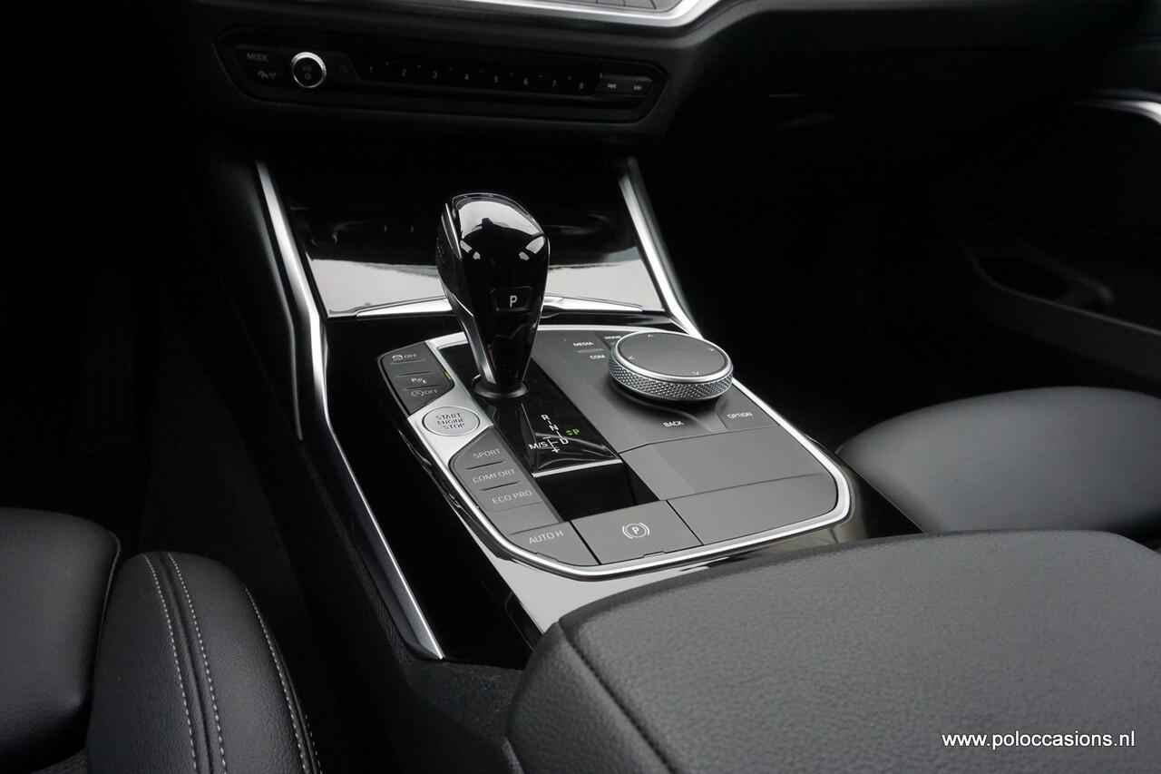 BMW 3-SERIE 318i Automaat | Carplay | LED | DAB+ | Sportstoel | Half leer