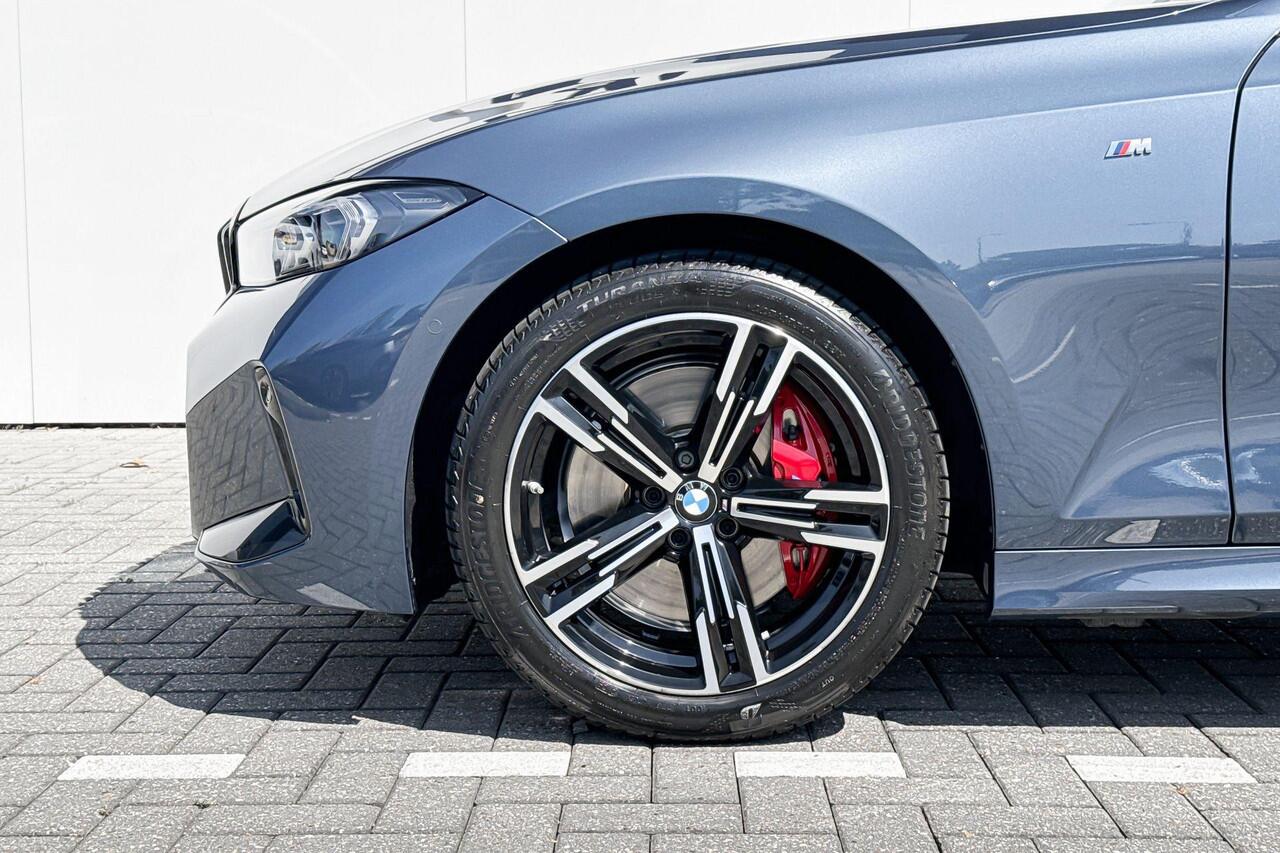 BMW 3-SERIE Sedan 320i xDrive | Selections | Innovation Pack | M Sport | Panoramadak