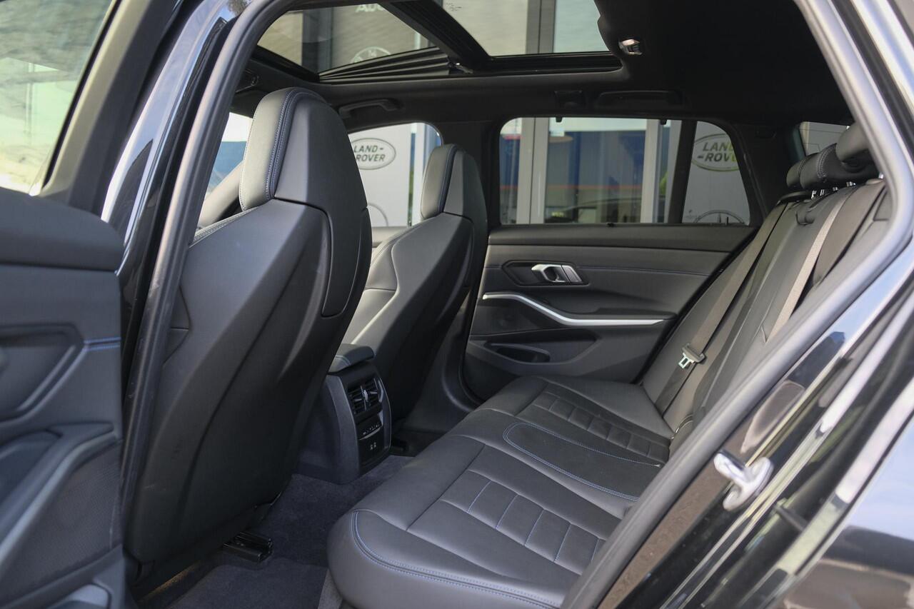 BMW 3-SERIE Touring 330e 292pk M-sport Panoramadak M3 seats *BTW* Head-up Laser lampen Adaptive cruise Camera