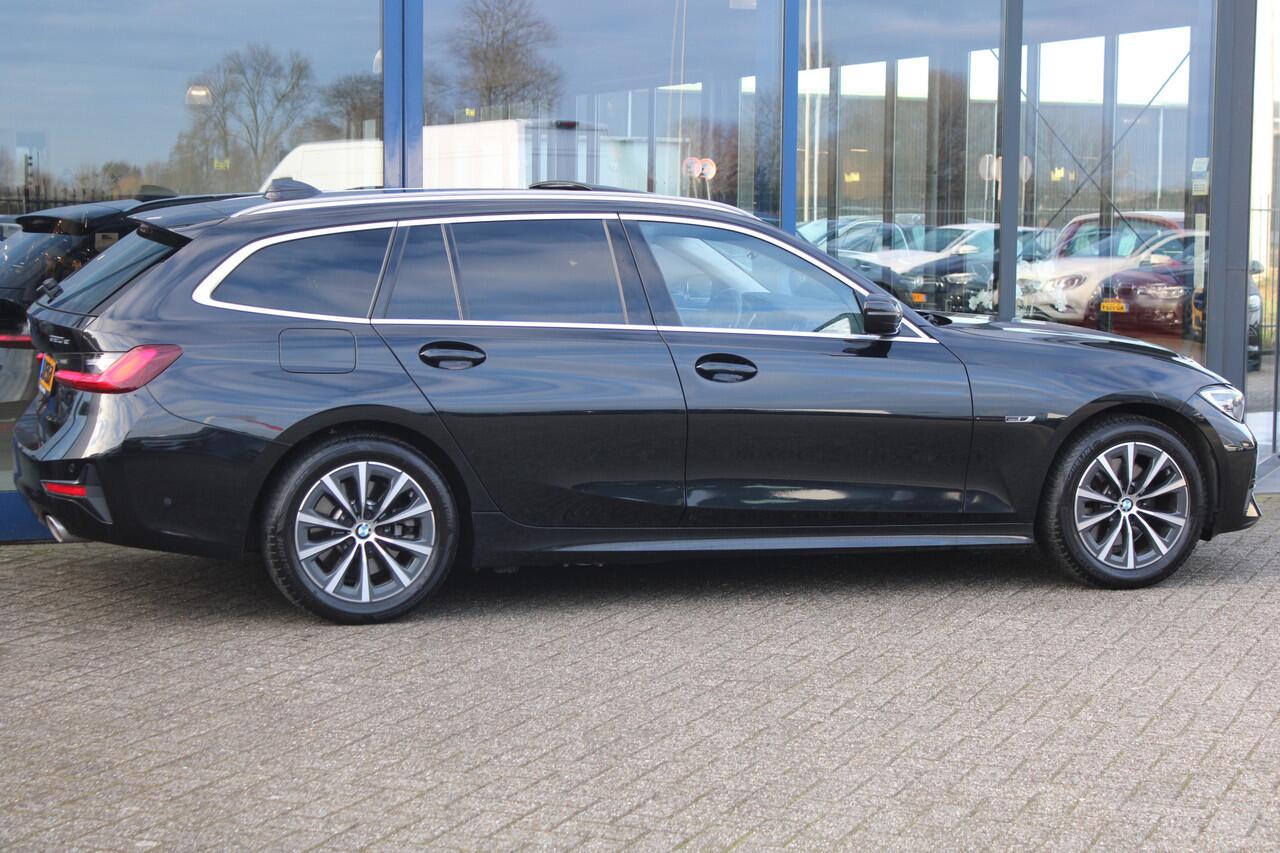 BMW 3-SERIE Touring 320e Business Edition Plus PANORAMADAK LEDER CARPLAY CAMERA