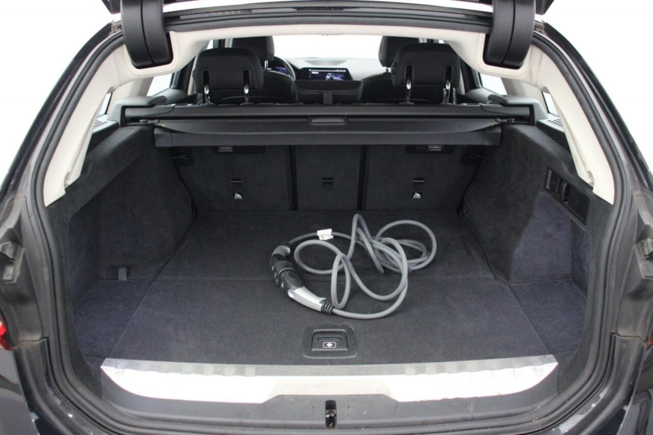 BMW 3-SERIE Touring 330e eDrive Edition - Digitaal Cockpit, Carplay, Navi, Clima, Cruise, Leer, Stoelverw.