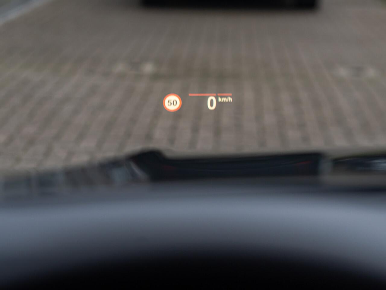 BMW 3-SERIE 330e High Exe M-Sport PANO LASER HARMAN KARDON HUD 360 CAMERA MEMORY STOEL BOMVOL!!