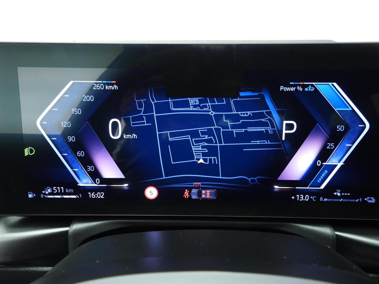 BMW 3-SERIE Touring 330e | M-Sportpakket | LED | Leder | Active cruise | Navigatie | Schuifdak | Trekhaak | DAB | Hifi speakers | Alu 18 inch