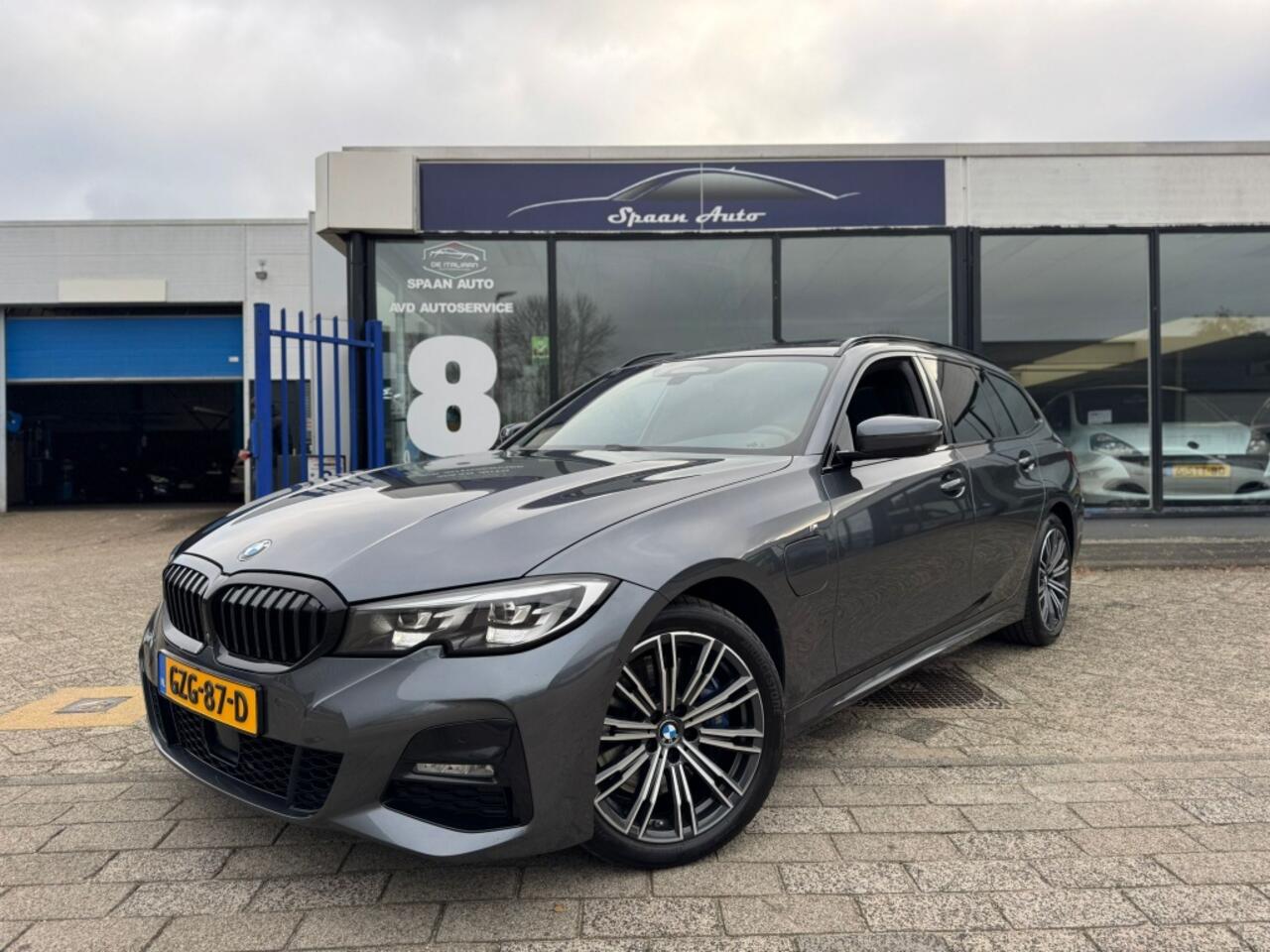 BMW 3-SERIE 330e M-SPORT | PANO | HEAD-UP | HARMAN KARDON | 360 °