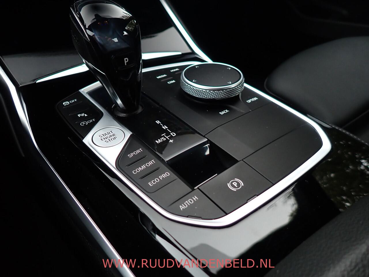 BMW 3-SERIE 318i SPORTLINE VIRTUAL/DAB/CARPLAY/SFEERVERLICHTING/SPORTSTOEL