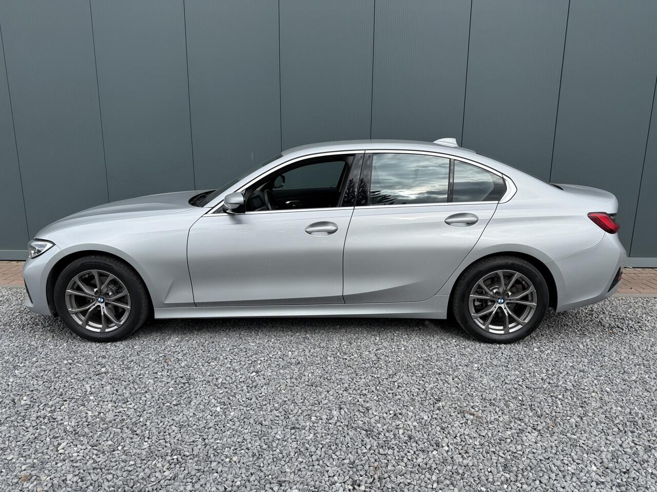 BMW 3-SERIE 320i Automaat High Executive Sedan