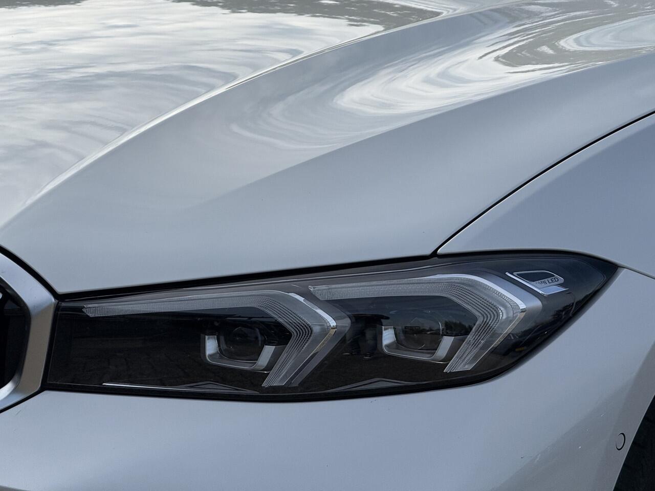 BMW 3-SERIE Touring 330e | NW Model | M-Sport | 18'' | Panorama | Elek. Trekhaak | Camera | HiFi