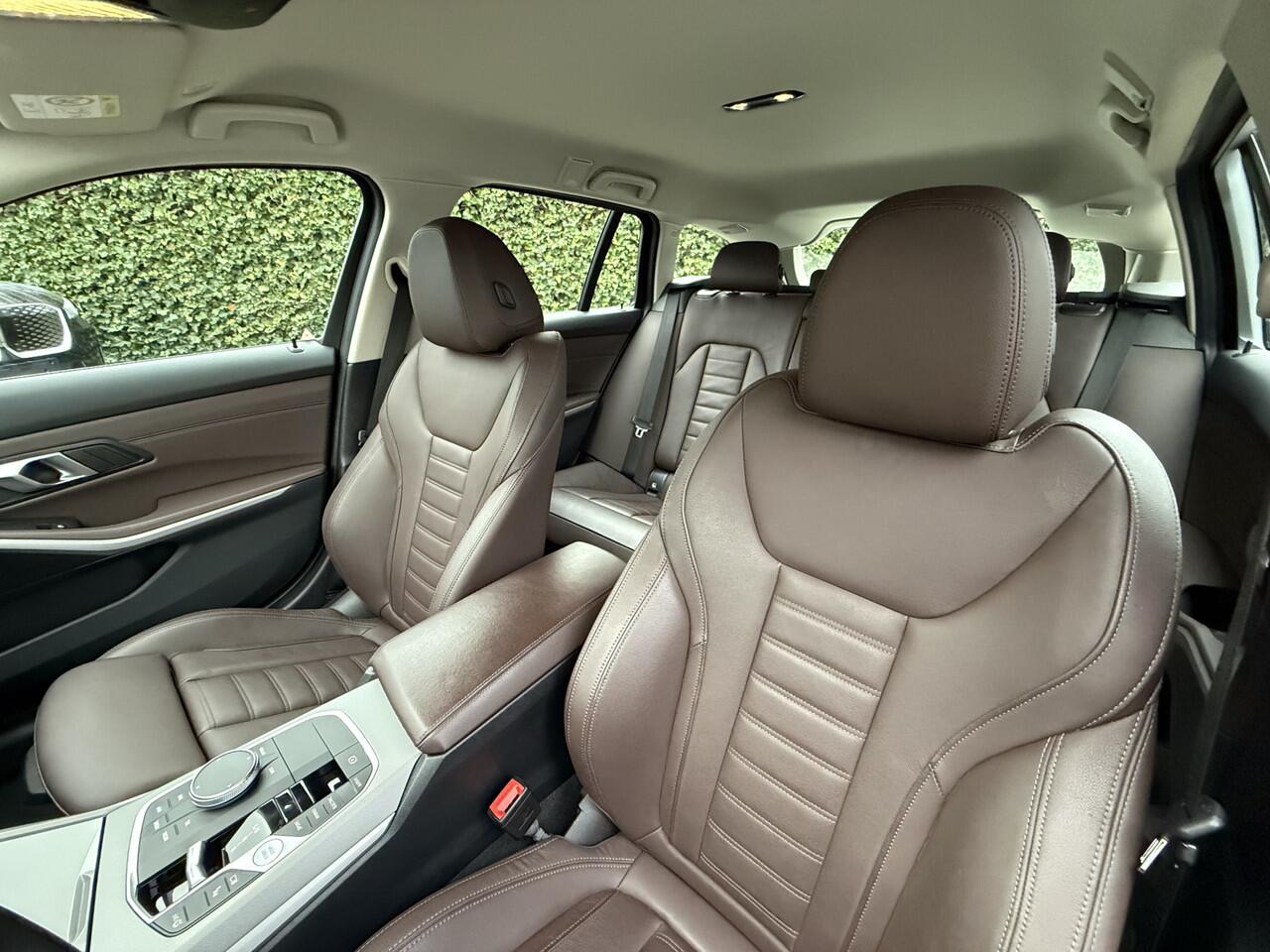 BMW 3-SERIE Touring 320e | Camera | Sportstoel. | PDC voor + achter