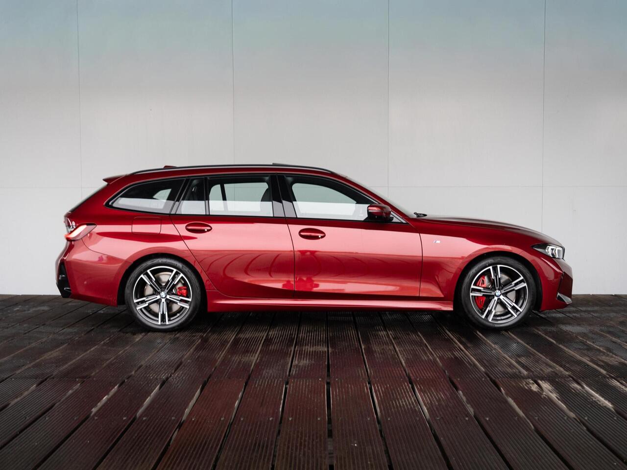 BMW 3-SERIE Touring 320i | M Sportpakket Pro | Innovation Pack | Comfort Access | Stoelverwarming | Panoramadak | Trekhaak