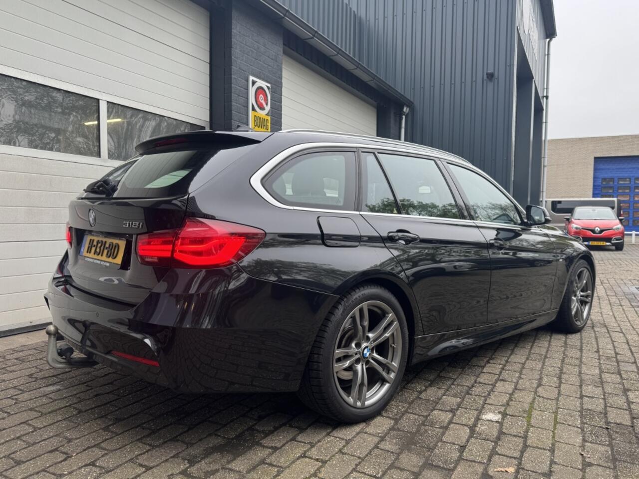 BMW 3-SERIE 318i M-sport Leer/stoelvw/trekhaak