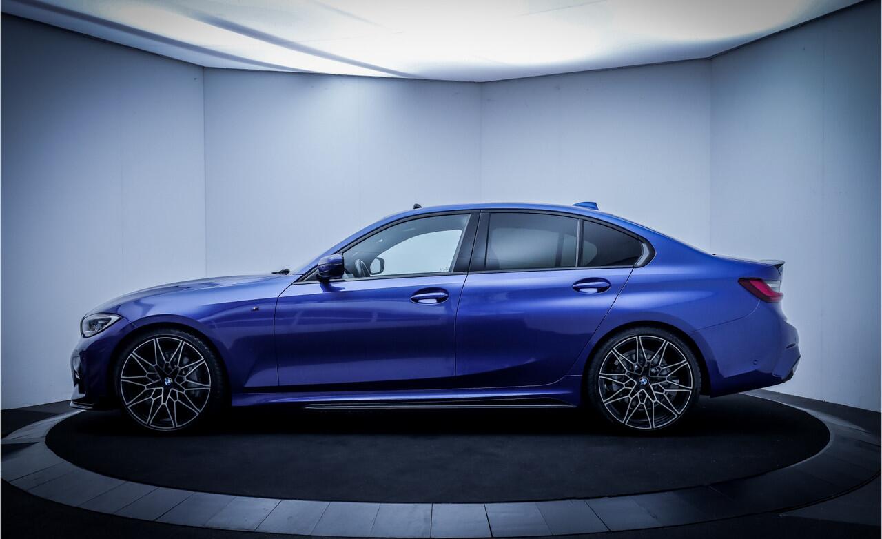 BMW 3-SERIE 330iA M-SPORT INNOVATION SCHUIFDAK | LASER LED | MEMORY | LEDER | STOELVERW | CAMERA | CARPLAY | DAB | LMV 20''