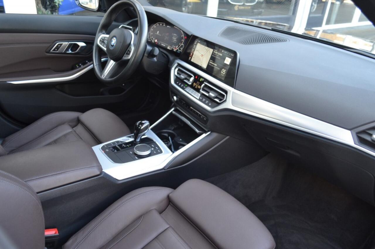 BMW 3-SERIE 320e M-Sport / Pano / Keyless