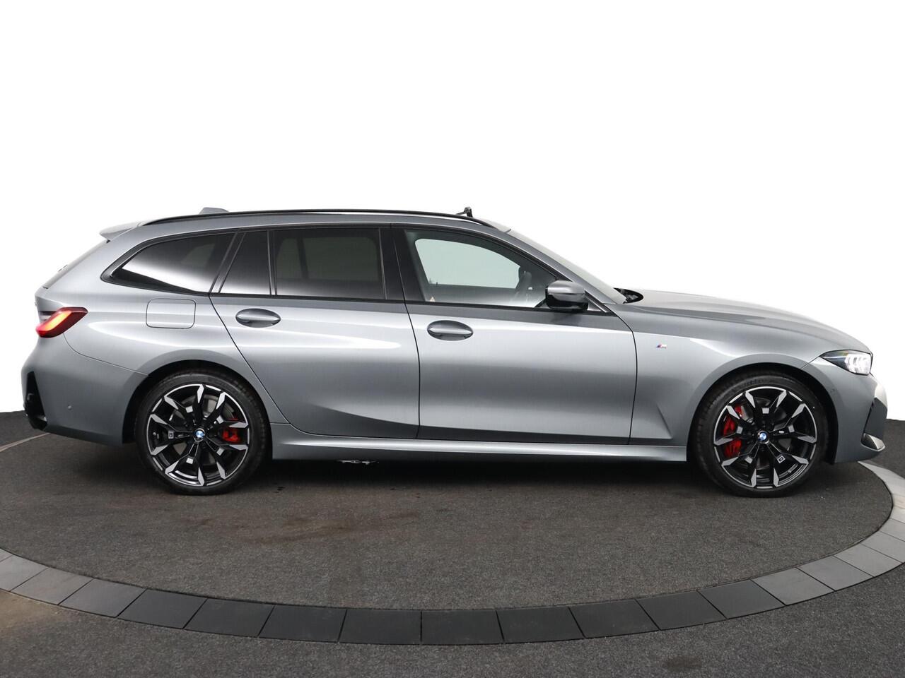 BMW 3-SERIE Touring 330e M Sportpakket Pro | Trekhaak | Panoramadak | Active Cruise Control | Harman Kardon