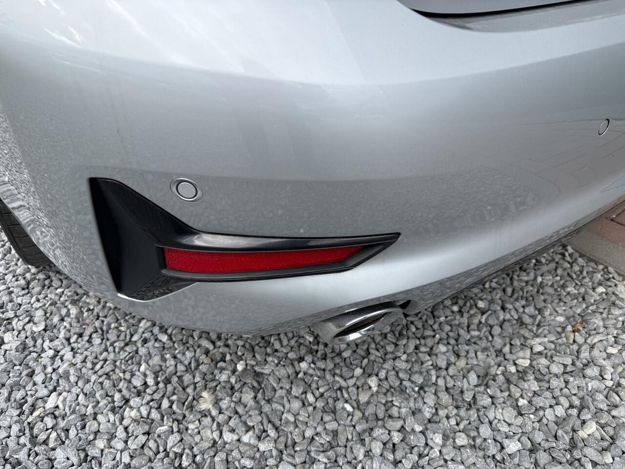 BMW 3-SERIE 320i Automaat High Executive Sedan