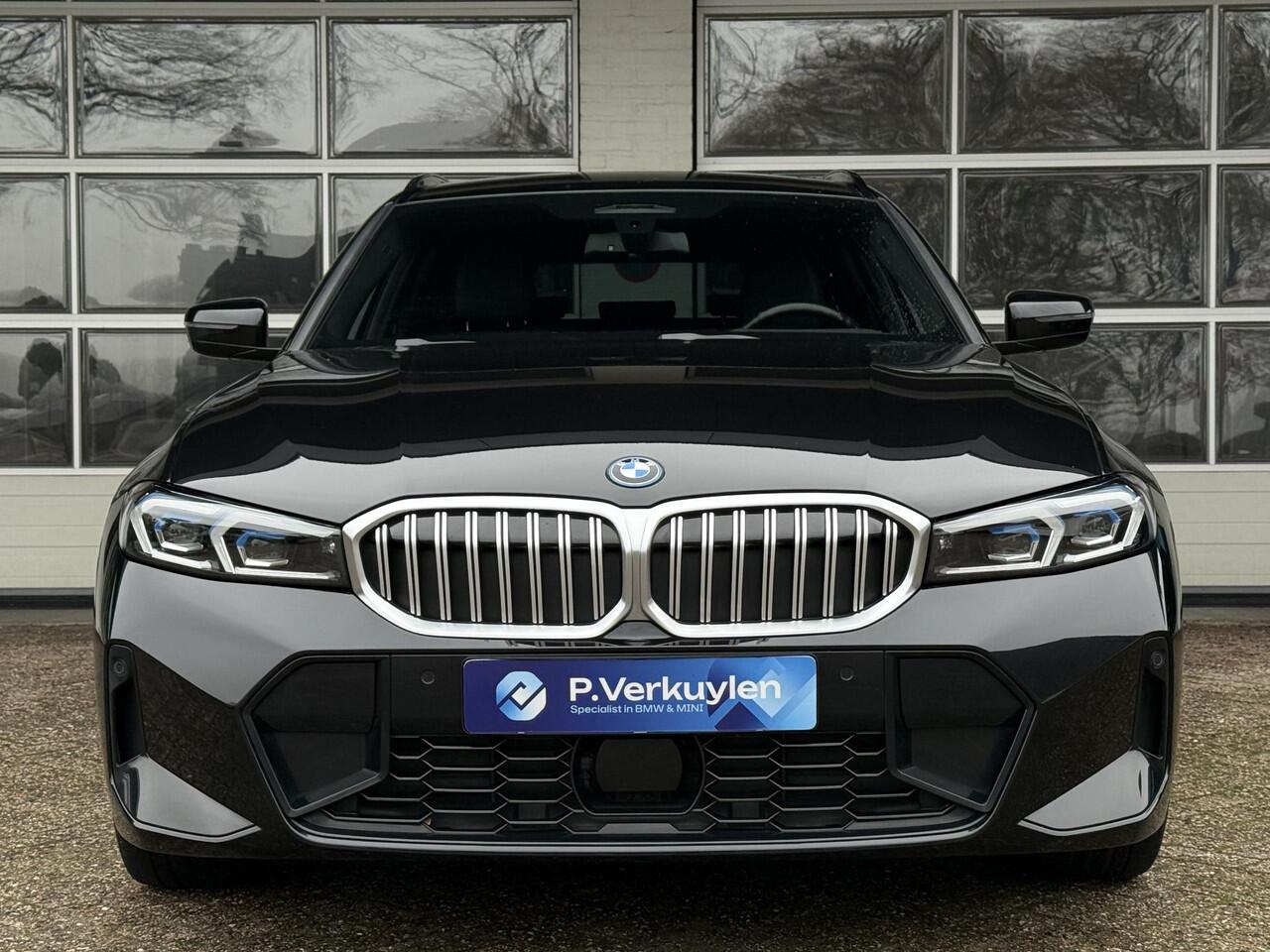 BMW 3-SERIE Touring 330e M SPORT LCI | DRIVING PROFF. | TREKHAAK | 360 CAMERA | LEDER |