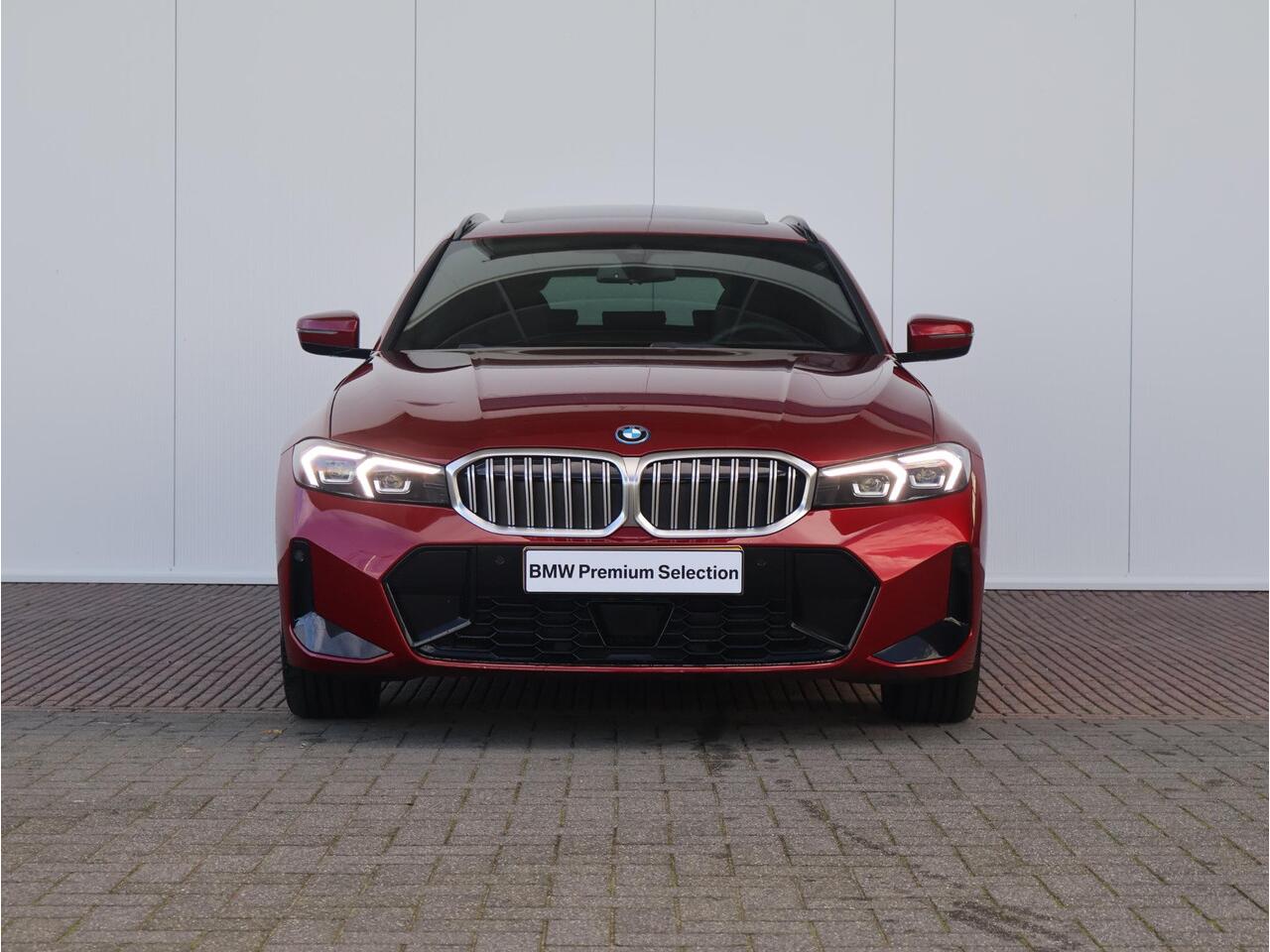 BMW 3-SERIE Touring 330e M Sportpakket/ Comfort Access/ Elektrische Trekhaak/ Achteruitrijcamera/ panoramadak/ Sportstoelen/ Stoelverwarming/ HiFi/ Active Cruise Control