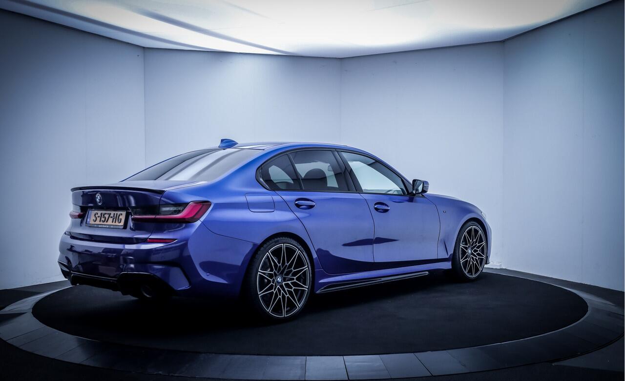 BMW 3-SERIE 330iA M-SPORT INNOVATION SCHUIFDAK | LASER LED | MEMORY | LEDER | STOELVERW | CAMERA | CARPLAY | DAB | LMV 20''