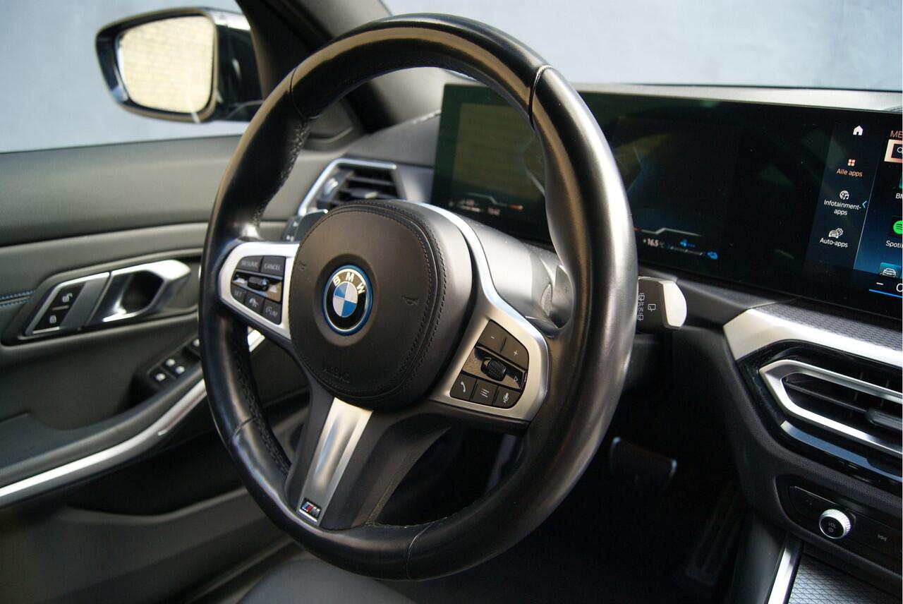BMW 3-SERIE Touring 330e 292PK Lci M-Sport Shadow Widescreen/ACC/Camera/19Inch