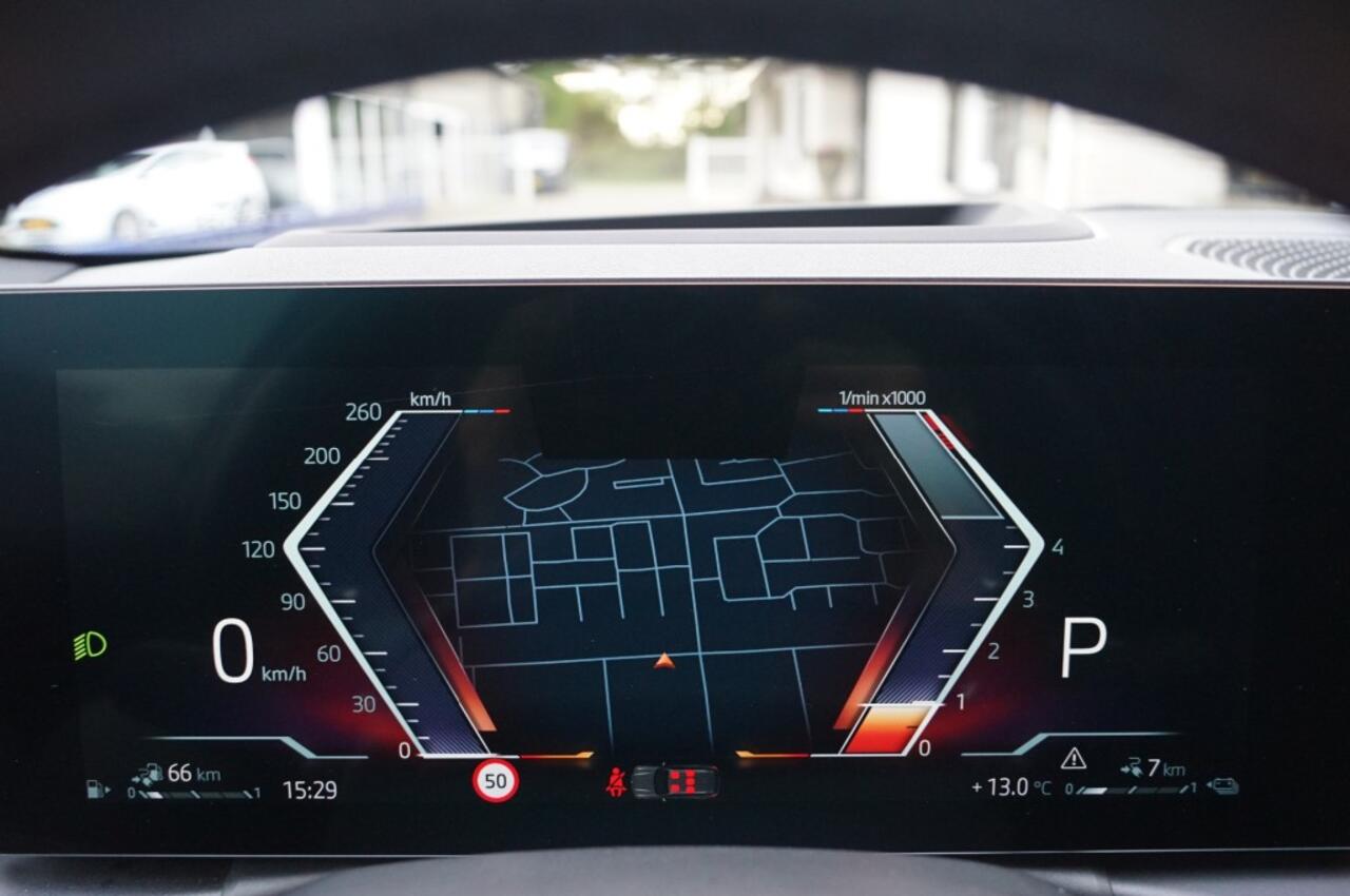 BMW 3-SERIE 330e M Sport (292pk) M340i Look/HUD/Panodak/Trekhaak/VOL!